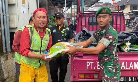 Peduli Masyarakat Kurang Mampu, TNI Gelar Bakti Sosial