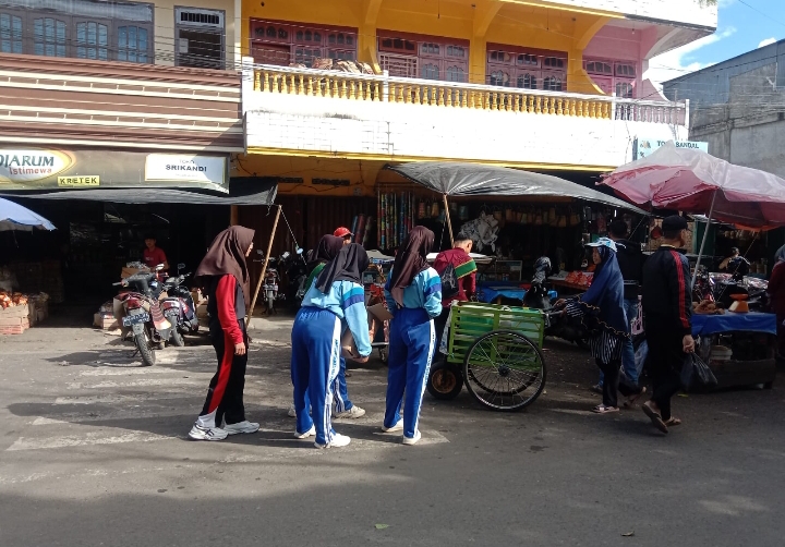 SMK Unggulan Muhammadiyah Tebarkan 100 Takjil, Cek Lokasinya!