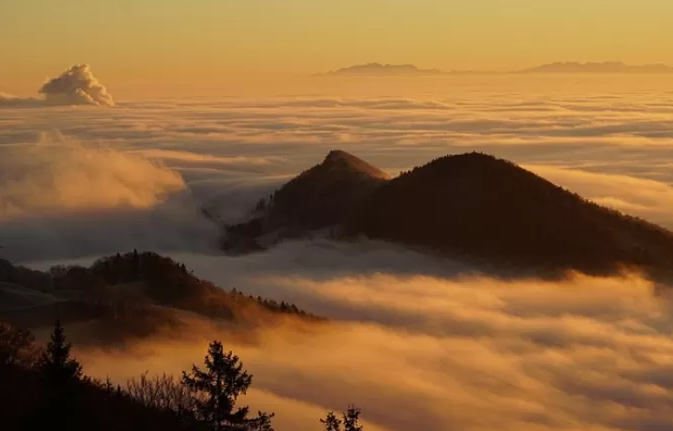 Jadi Spot Jealing Terbaik! Inilah 7 Gunung di Sumatera yang Wajib Kamu Kunjungi 
