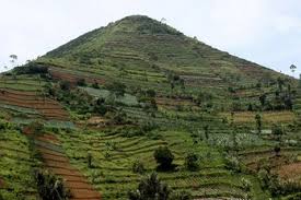 Gunung Padang, Dibangun Masa Prasejarah, 2.500 Tahun yang Lalu, Waw!