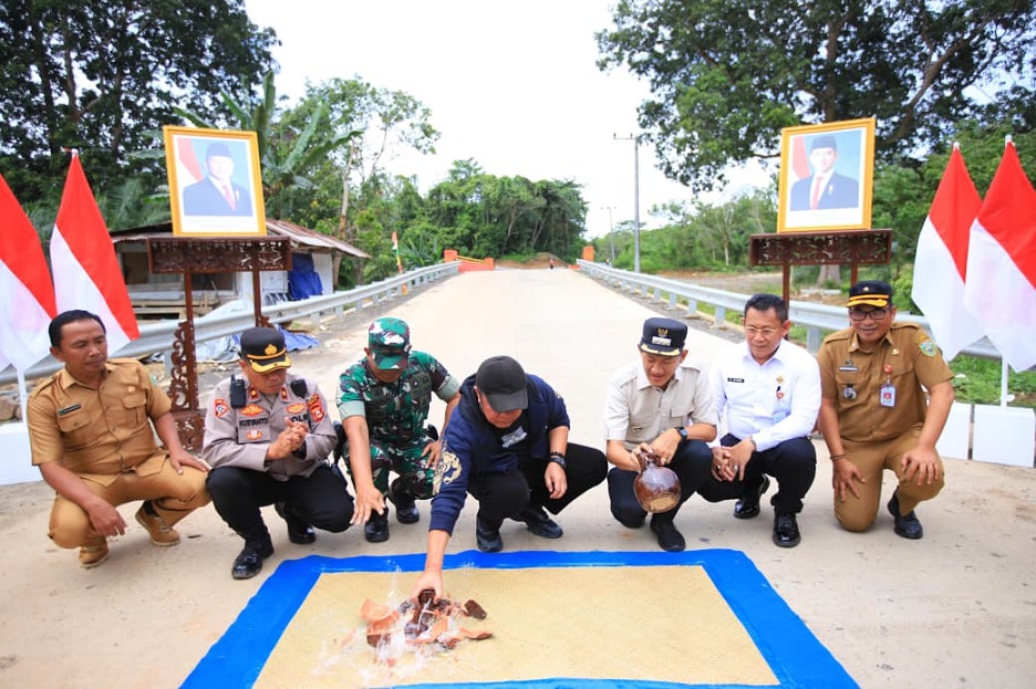Gubernur Herman Deru Resmikan Jembatan Tumpang Sari di PALI