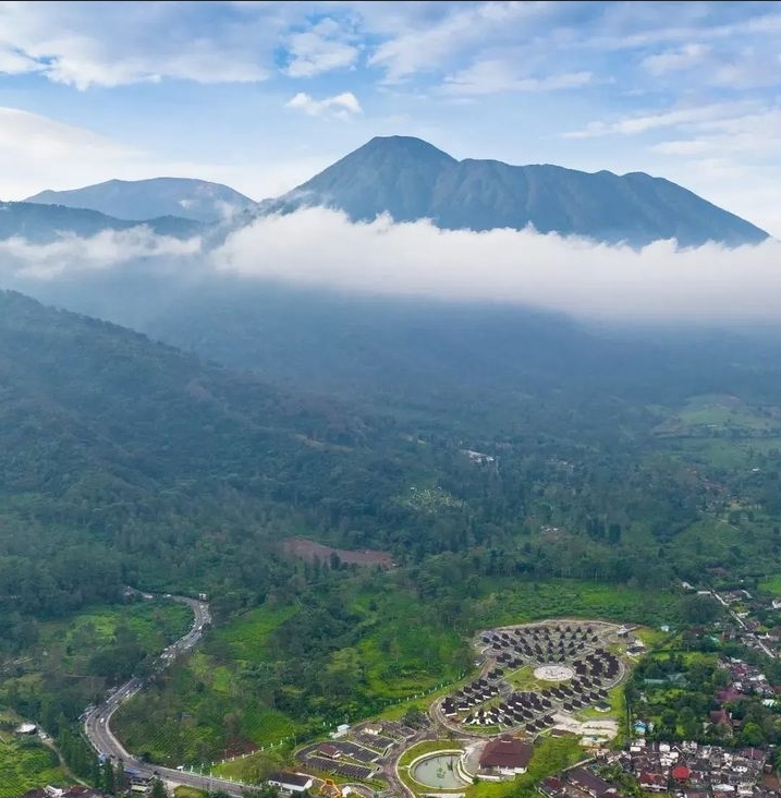  Gunung Salak Penuh Misteri! Ternyata Ada Makam Yang Berada di Jalur Pendaki, Benarkah?