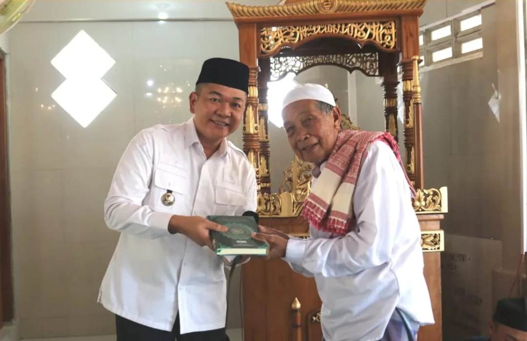 Pererat Hubungan Pemkot dan Masyarakat, Pj. Walikota Pagaralam Safari Jumat di Masjid Darul Hikmah