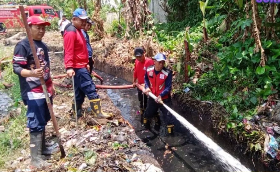 Salurkan Air Tebat Baru Ilir Dinormalisasi