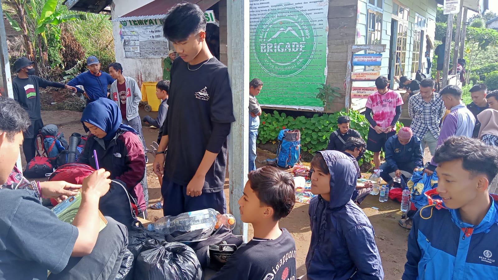 Perketat Pengawasan Pendaki Muncak Dempo