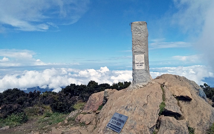 Menikmati Keindahan Puncak Latimojong Sulawesi Selatan 