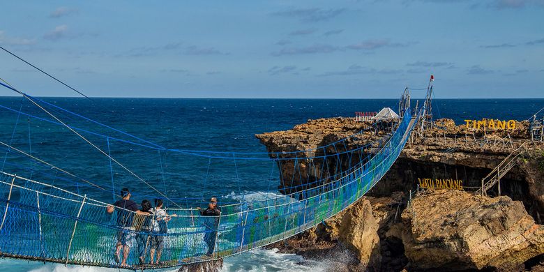 Uji Adrenalin! Yakin Berani Datang ke 5 Tempat Wisata Paling Ekstrem di Indonesia 