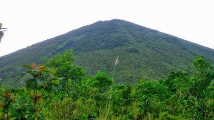 Misteri dan Legenda Gunung Panjang Kalimantan: Antara Sejarah dan Kepercayaan