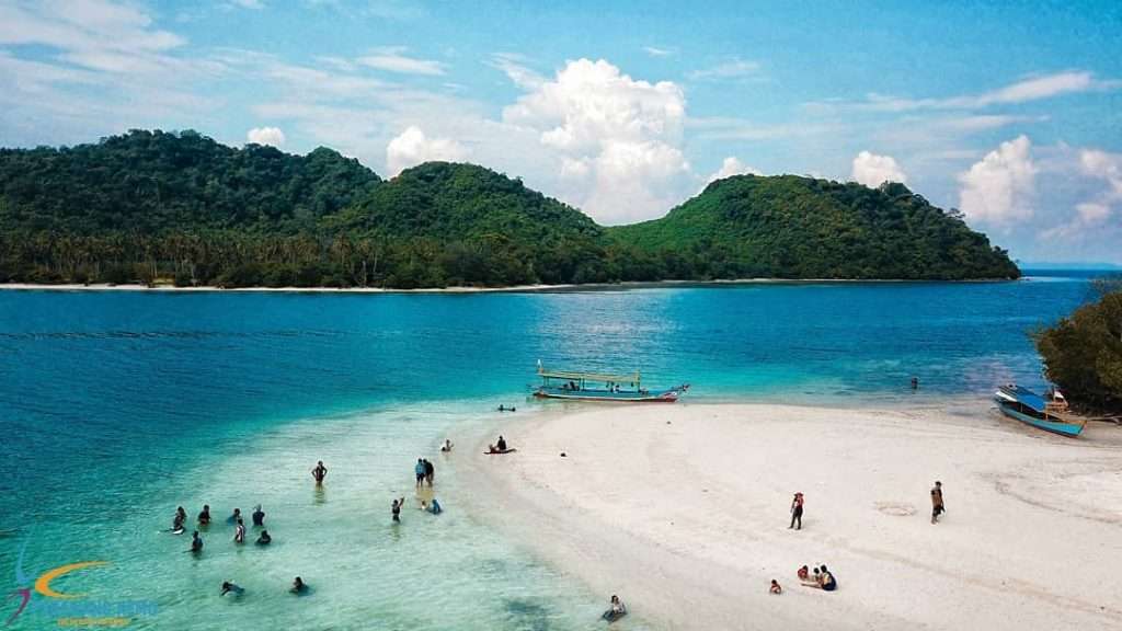 Menakjubkan, Inilah Wisata Pantai di Lampung yang Bikin Kalian Kagum!