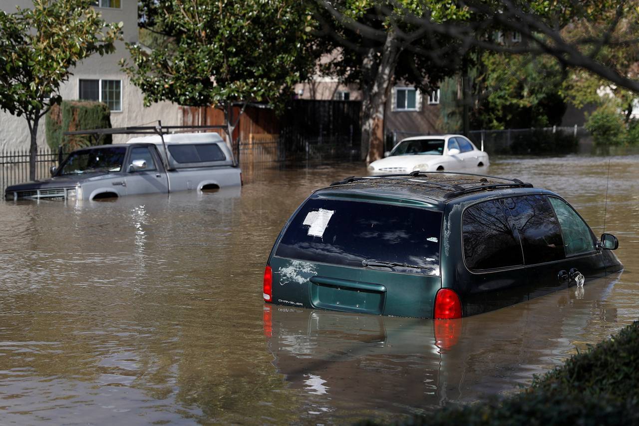 Mobil Terendam Banjir? Ini 8 Langkah Penting Yang Harus Dilakukan!