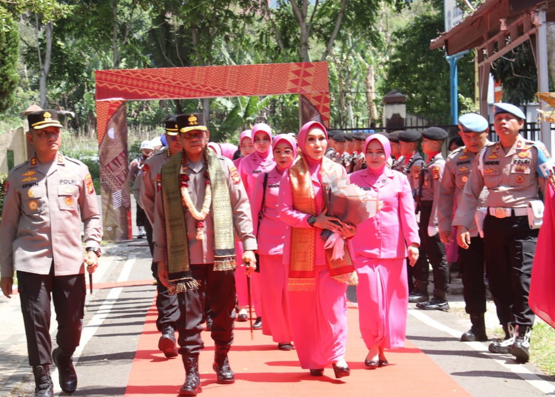 AKBP Erwin AG Sambut Kunker Kapolda Sumsel, Irjen Pol Andi Rian R Djajadi Berikan Arahan Personel﻿