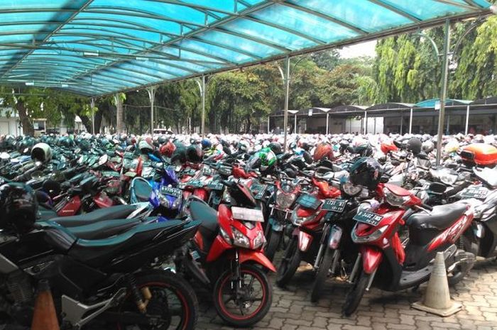 Anti Pencurian, Ini Strategi Parkir Motor Matic di Tempat Ramai, Simak Ulasan Lengkapnya Disini!