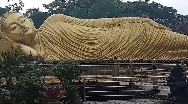 Ternyata Ini Penyebab Patung Budha Tidur Menjadi Angker, Simak Penjelasannya!