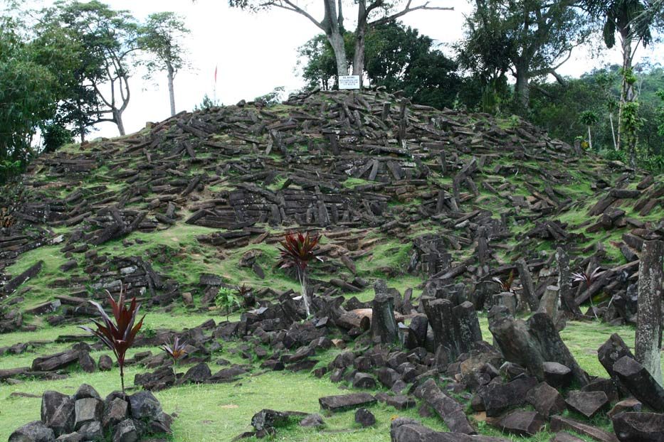 Kembali Menggemparkan, Inilah Penemuan Baru Situs Gunung Padang!