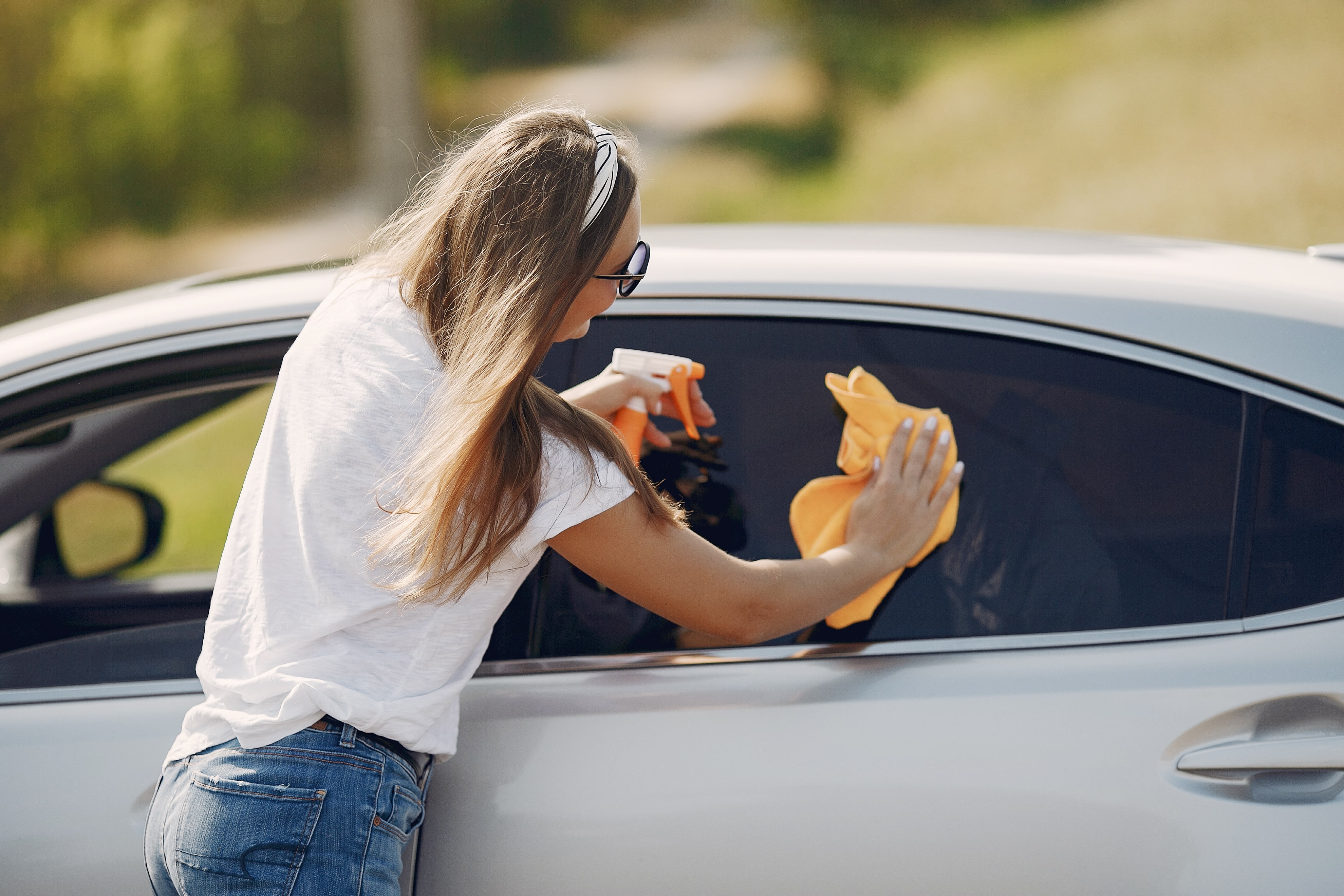 Simak Disini! Inilah Cara Mengatasi Baret Pada Kaca Mobil Kamu