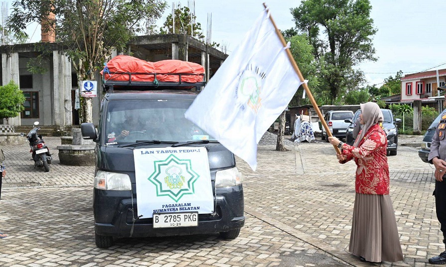 Wujud Solidaritas Bagi Suadara Terdampak Bencana, Wawako Lepas Relawan Lantabur Peduli 