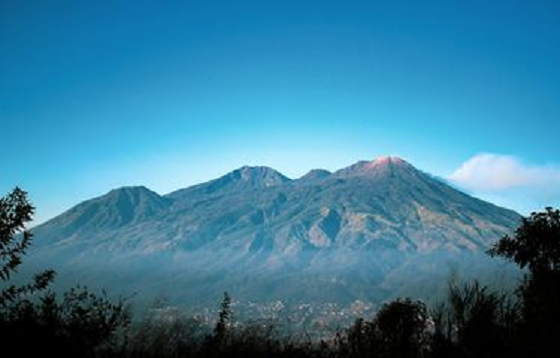 Wisata Alam yang Menyeramkan! Gunung Arjuno Memiliki Segudang Cerita Mistis, Salah Satunya Pasar Setan