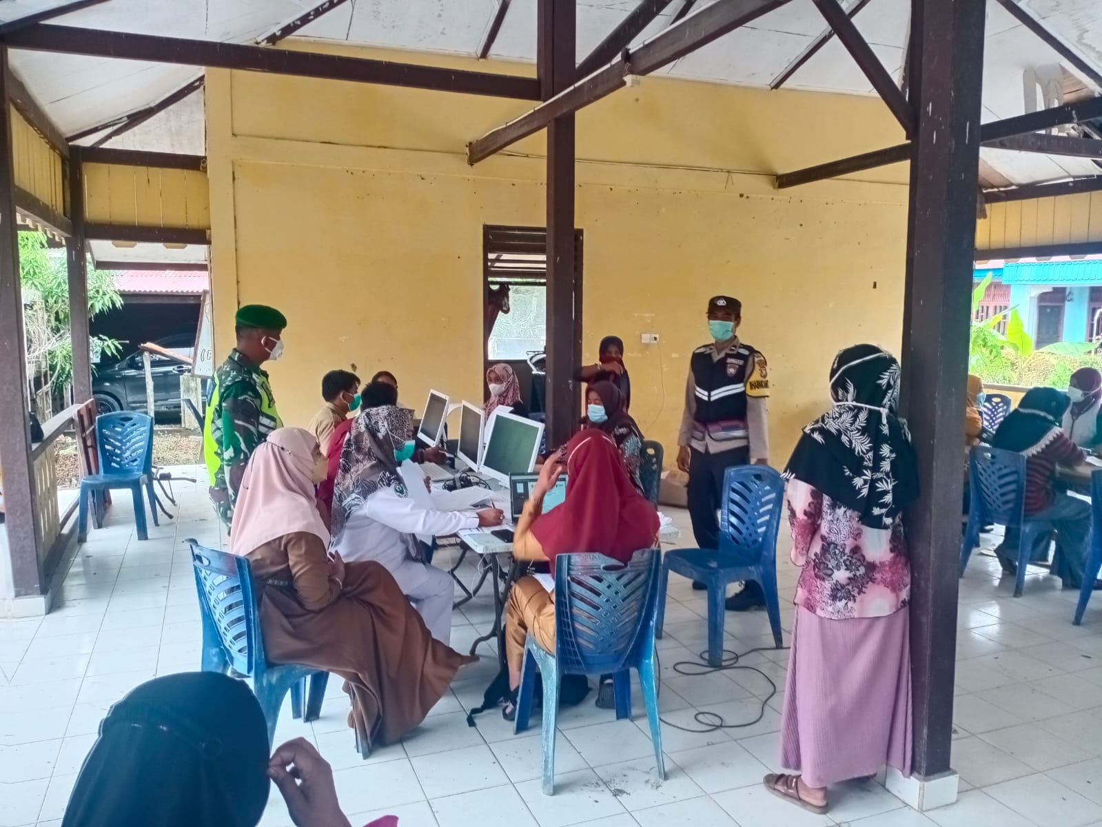 Warga Antusias Untuk Vaksin