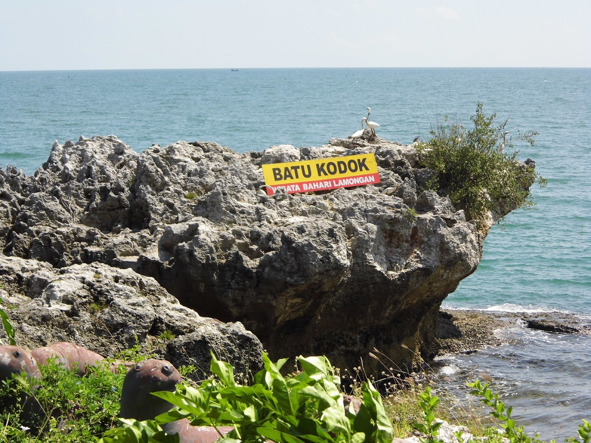 Pesona Keindahan Alam Pantai Tanjung Kodok, Destinasi Wisata yang Memikat