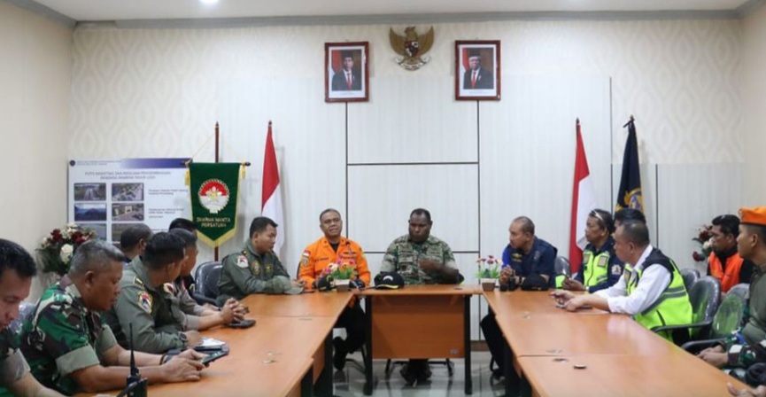 Dandim Jayawijaya Pimpin Rapat Evakuasi Pesawat Jatuh di Yalimo