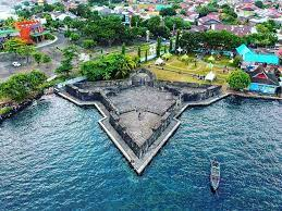 Melihat Pesona Benteng Kalamata, Wisata Sejarah yang Dikelilingi Pemandangan Indah di Maluku Utara