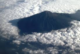 5 Fakta Menarik Gunung Slamet yang Harus Kamu Tau! Salah Satunya Ada Mitos yang Bikin Merinding