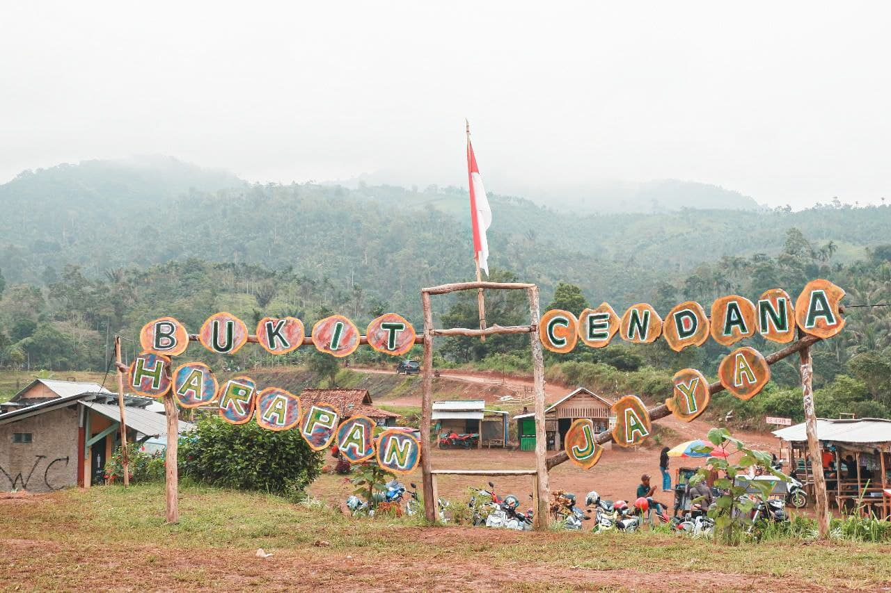 Nikmati Bukit Cendana Rembang Dengan Suasana Sejuk dan Hijau di Puncak Kota, Penat Langsung Jadi Penak!