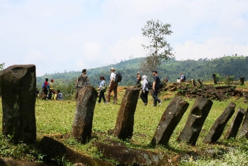 Arkeolog Temukan Batu Kujang dan Semen Purba di Gunung Padang, Ada Apa Sebenarnya?