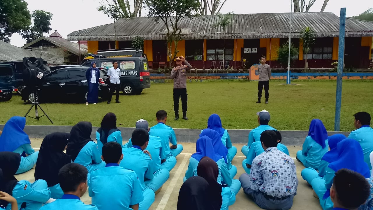 Sat Binmas Goes to School Cegah Kenakalan Remaja