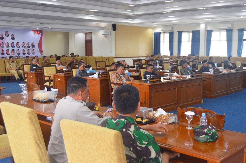 Rapat Paripurna XII Sidang ke-III Berlangsung Khidmat