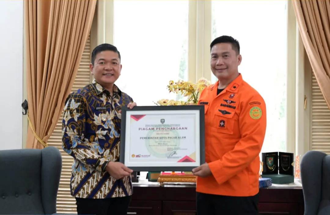 Dukung Penuh Giat Operasi BASARNAS, Pj Wako Pagaralam Terima Penghargaan dari Kepala BASARNAS Sumsel
