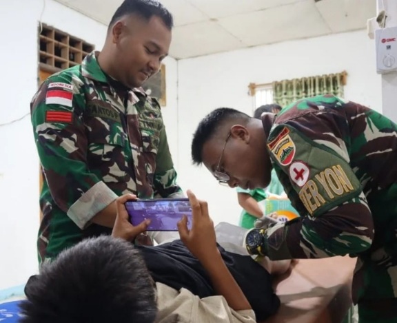 Sunatan Massal Bagi Anak Panti Asuhan di Perbatasan Papua, Pengabdian Satgas Yonif 122/TS 