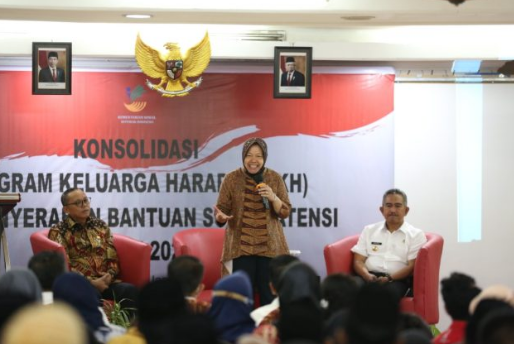 Mensos Risma Dorong KPM PKH Tarakan Miliki Kapasitas Keuangan Lebih