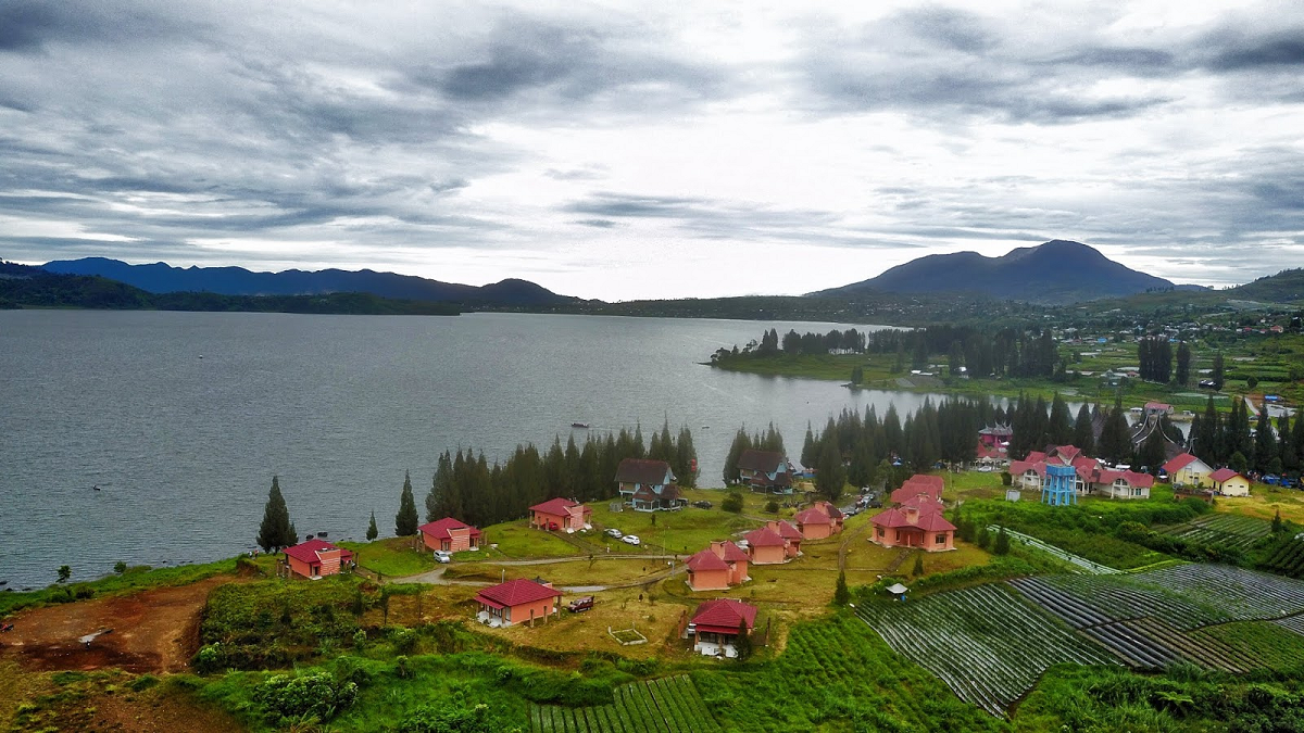 Rahasia Keindahan Danau Kembar, Destinasi Memukau di Sumatera Barat yang Wajib Dikunjungi!