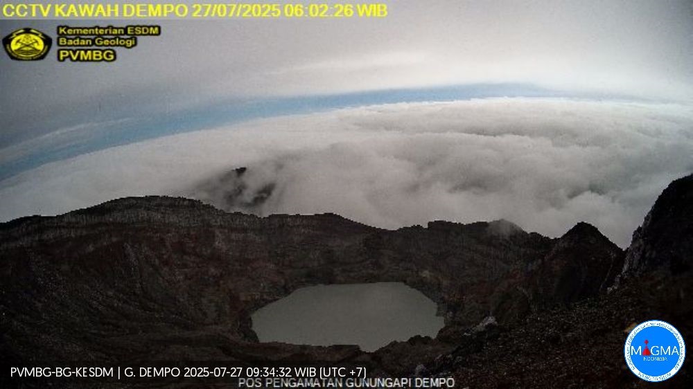 Gunung Api di Sumatera Selatan Lontarkan Awan Abu 4 Meter Dpl