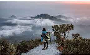 Pendaki Wajib Tahu! Ini Cerita Mistis di Puncak Gunung Lawu