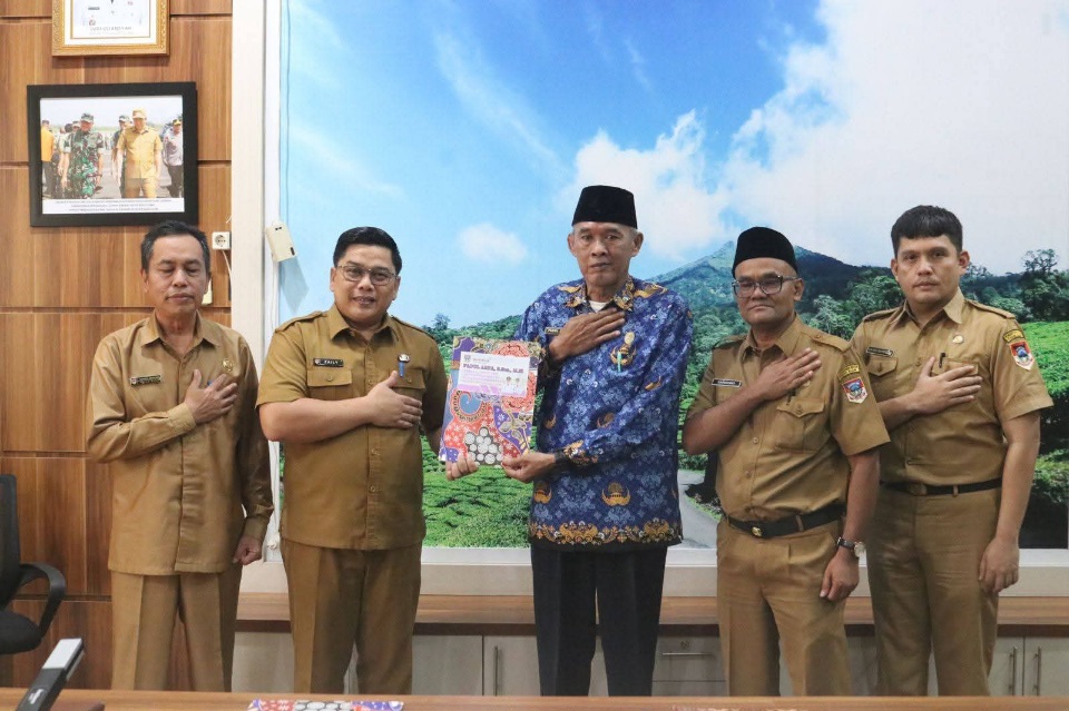 Sekdakot Pagar Alam Apresiasi Pengabdian ASN Purna Tugas