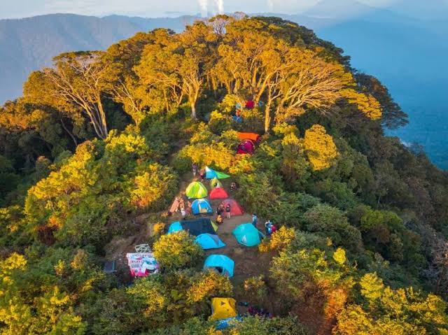 Pendaki Dibuat Wa-was Ketika Mendaki Gunung Salak, Ada apa?