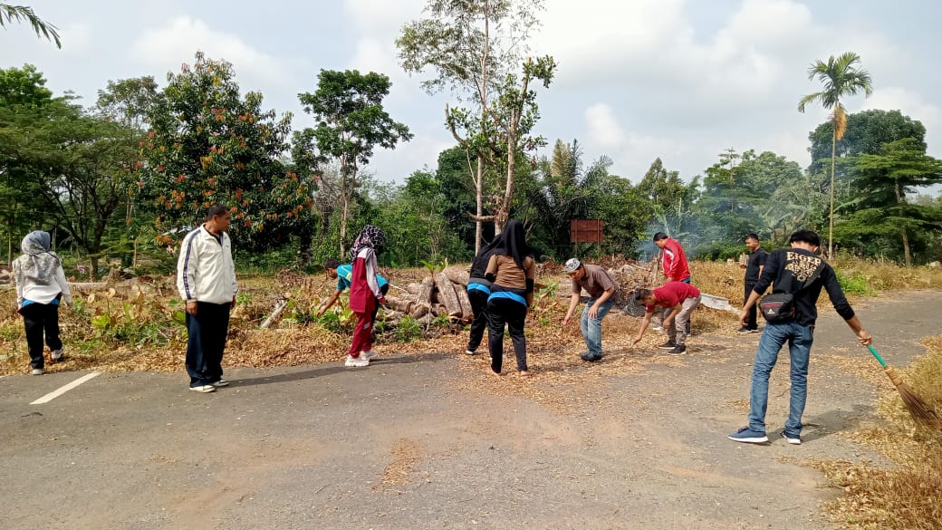 10 Kelurahan Kecamatan PAU Serentak Lakukan Jum’at Bersih 
