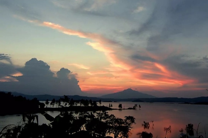 Legenda Gunung Tampomas Sumedang, Menyimpan Sejarah dan Mitos