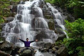 7 Destinasi Di Padang Ini Bikin Takjub, Ada Goa Bersejarah Sampe Air Terjun Bertingkat Lho!