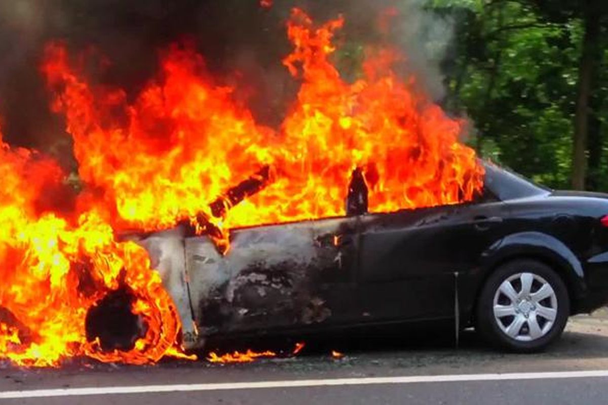 Waspada! Jika Terbakar Mobil Listrik Susah Dipadamkan Lho!