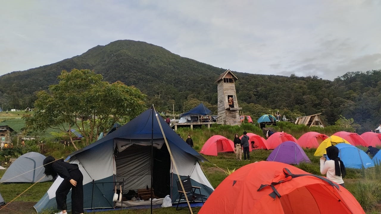 Libur Panjang, Wisatawan Padati Kebun Raya Dempo