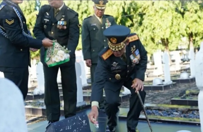 Peringati HUT Ke-80 TNI, Pangdam II/Sriwijaya Pimpin Upacara Ziarah Nasional