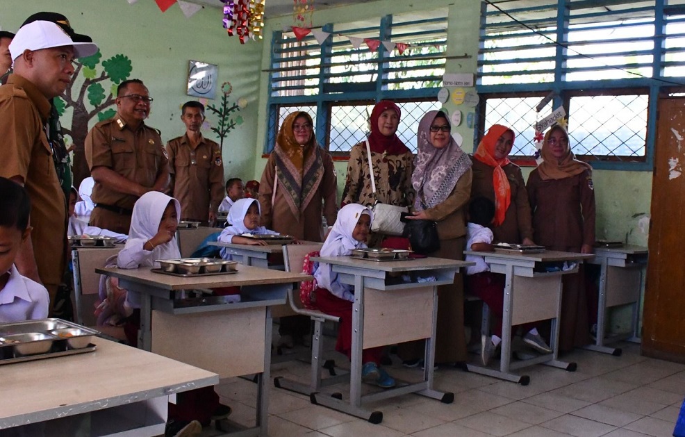 SDN 3 Kota Pagar Alam Launching Program Makan Bergizi Gratis