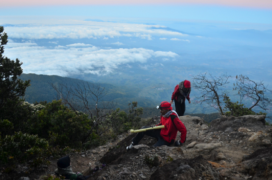 Penuh Misteri! Lima Pantangan Gunung Ceremai yang Wajib Diketahui