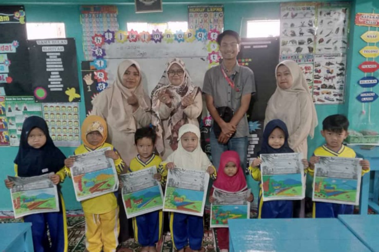 Tim Road Show Lomba Mewarnai Sambangi Paud  RA Nurul Iman 