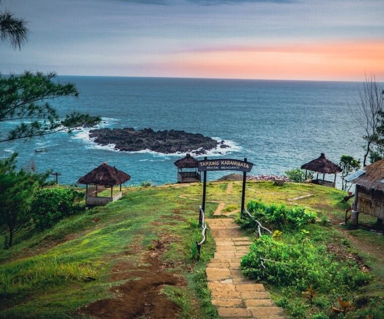 Favorit Wisatawan di Akhir Tahun! Inilah 7 Deretan Pantai Indah di Kebumen