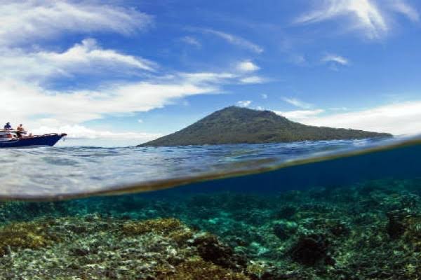 Uwawwww, Destinasi Wisata Sulawesi Utara Sajikan Pemandangan yang Menakjubkan!