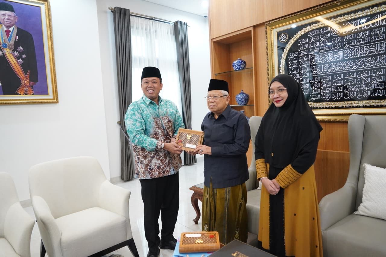 Menteri Nusron Dampingi Undangan Upacara HUT ke-80 Kemerdekaan RI untuk Wapres KH Ma’ruf Amin